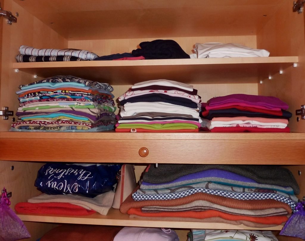 wardrobe organisation